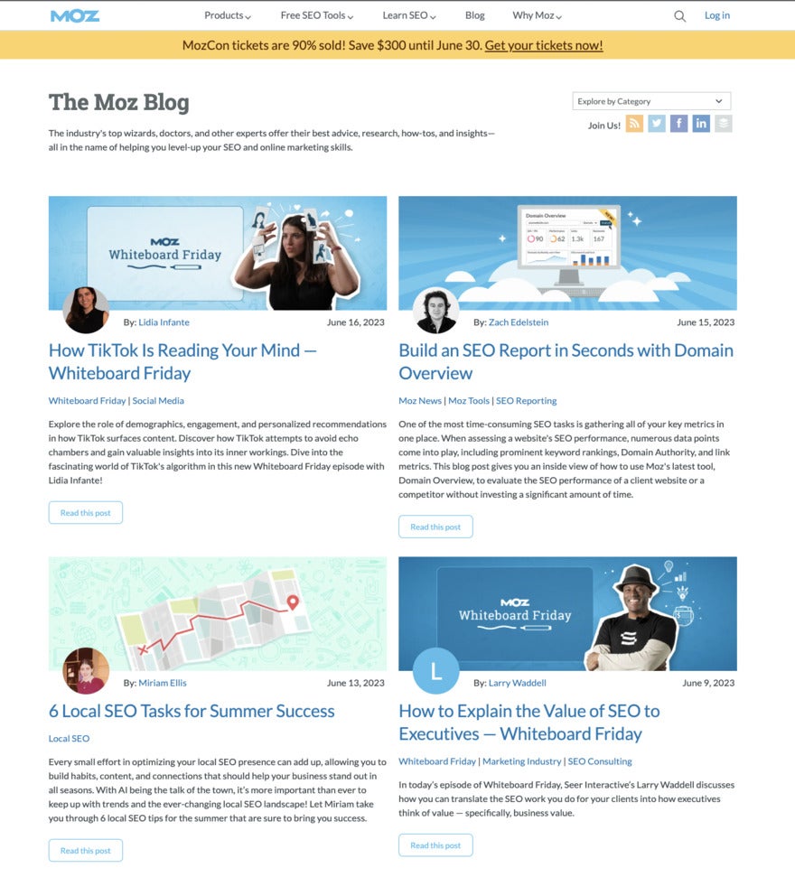 A Moz blog webpage with 4 multi-colored links to different articles on SEO.